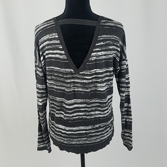 Chaser women M knit sweater lightweight v-neck - Picture 4 of 5